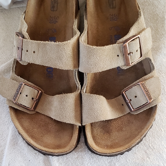 Birkenstock Shoes - EUC Arizona 🌵 Suede Soft footbed Sandals 36